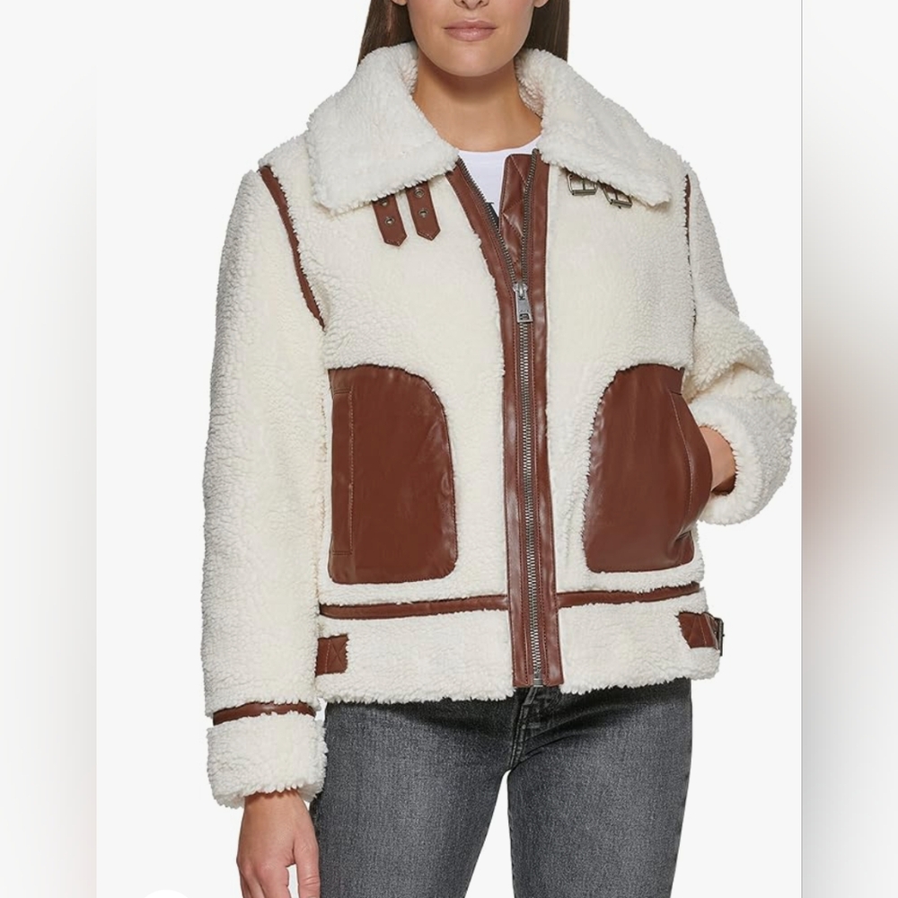 🆕 NWT Levi's zip-up faux leather and sherpa jacket with contrast piping